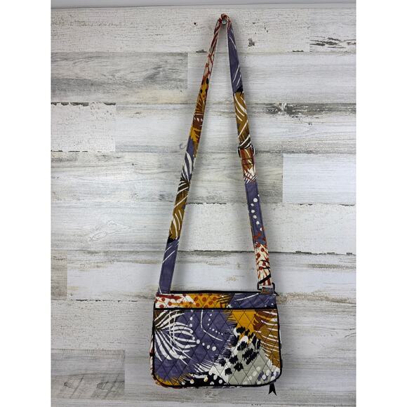 Vera Bradley womens feathers pattern quilted Fabric shoulder bag crossbody - Picture 2 of 5